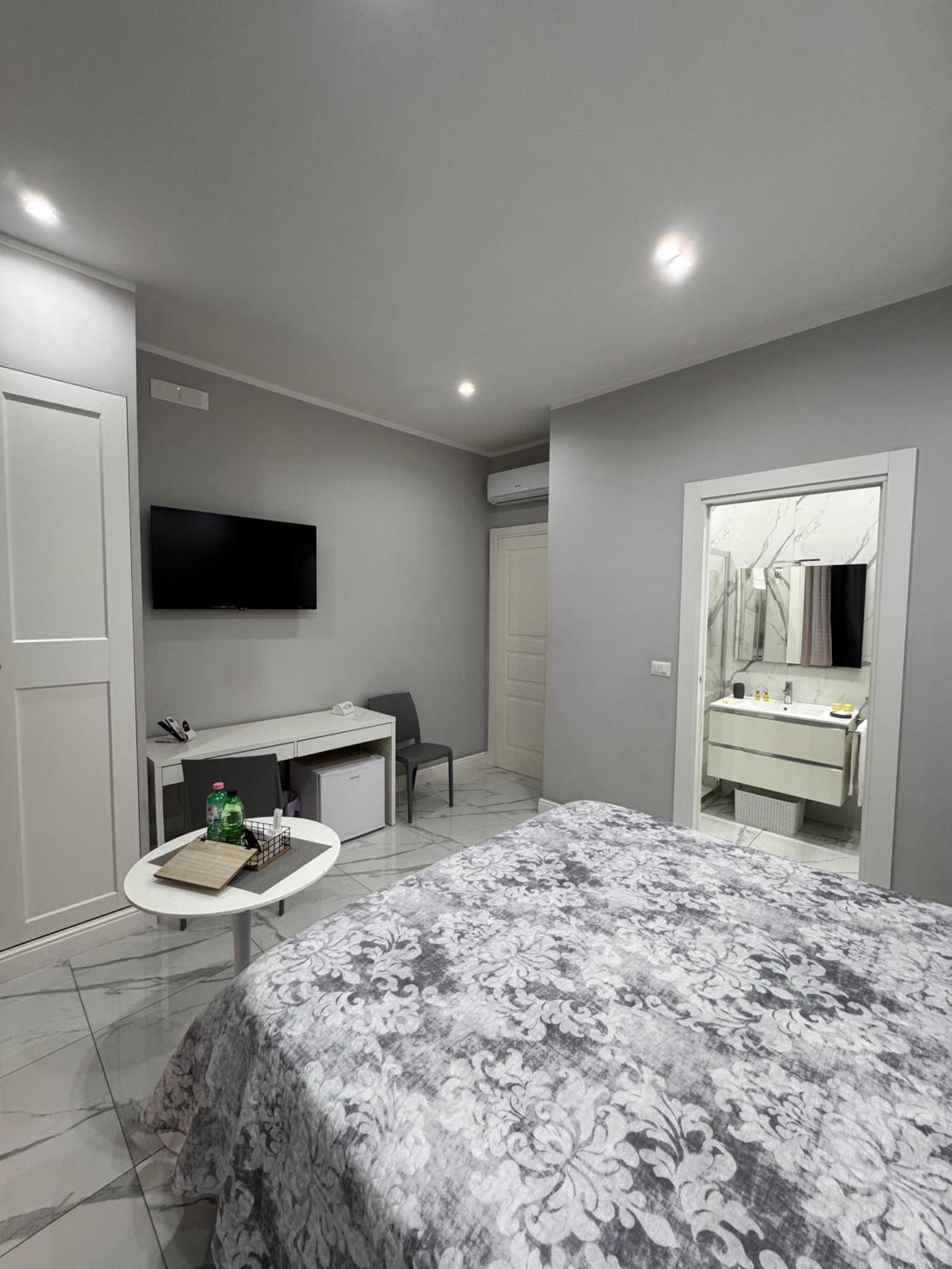 Lady Mary'S Luxury Suites ナポリ エクステリア 写真