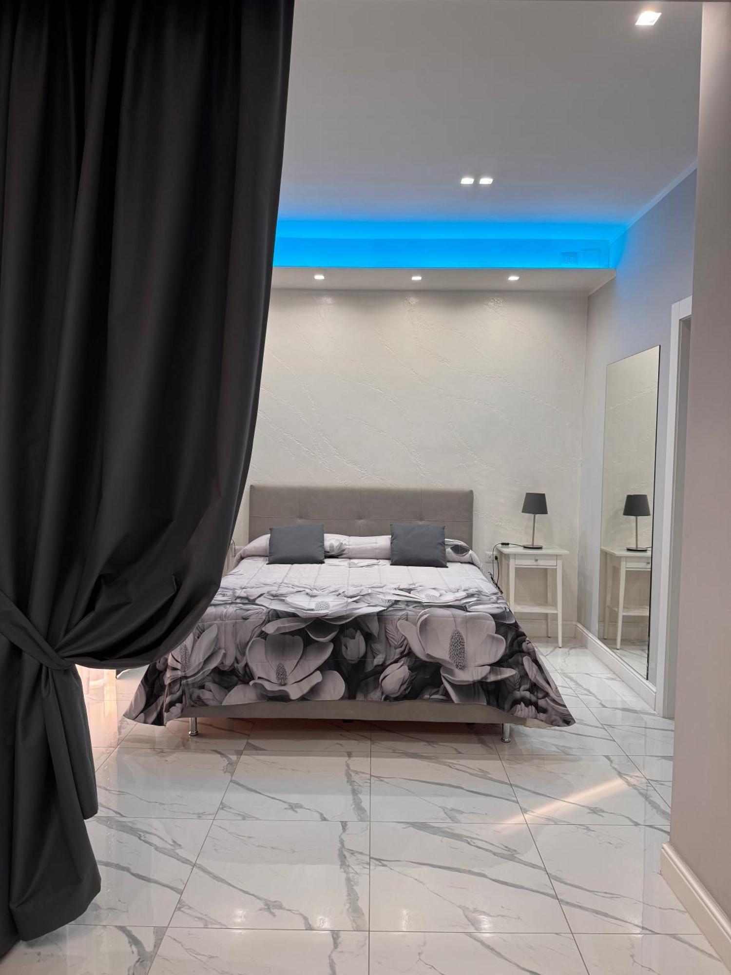 Lady Mary'S Luxury Suites ナポリ エクステリア 写真
